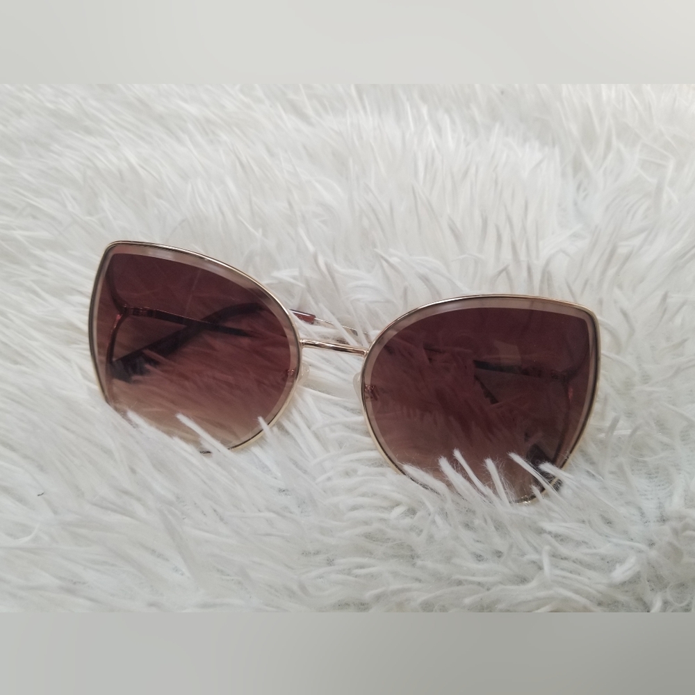 Jessica Simpson Sunglasses, Gold Frame, Brown Ombre Lens